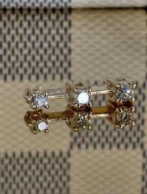 REAL GOLD DIAMOND THREE SIGLES SOLITAIRE